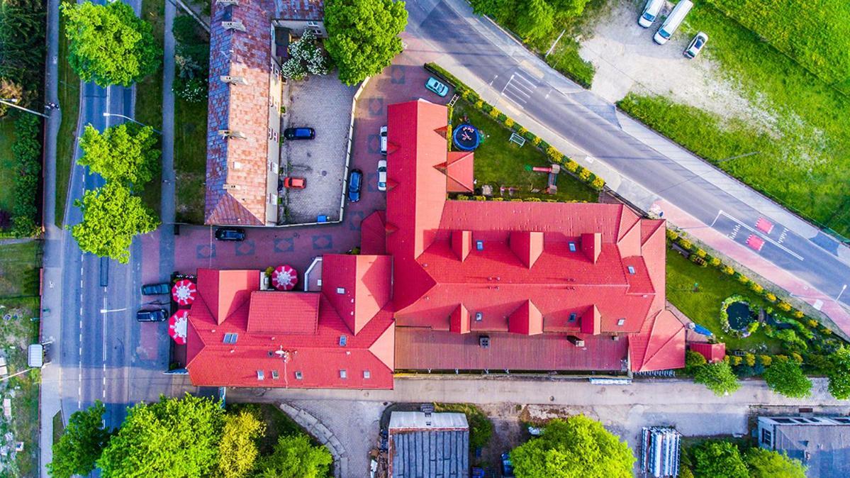 Hotel Warka Buitenkant foto