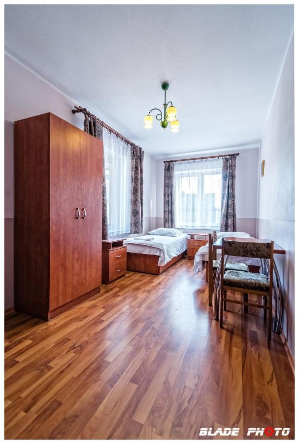 Hotel Warka Buitenkant foto
