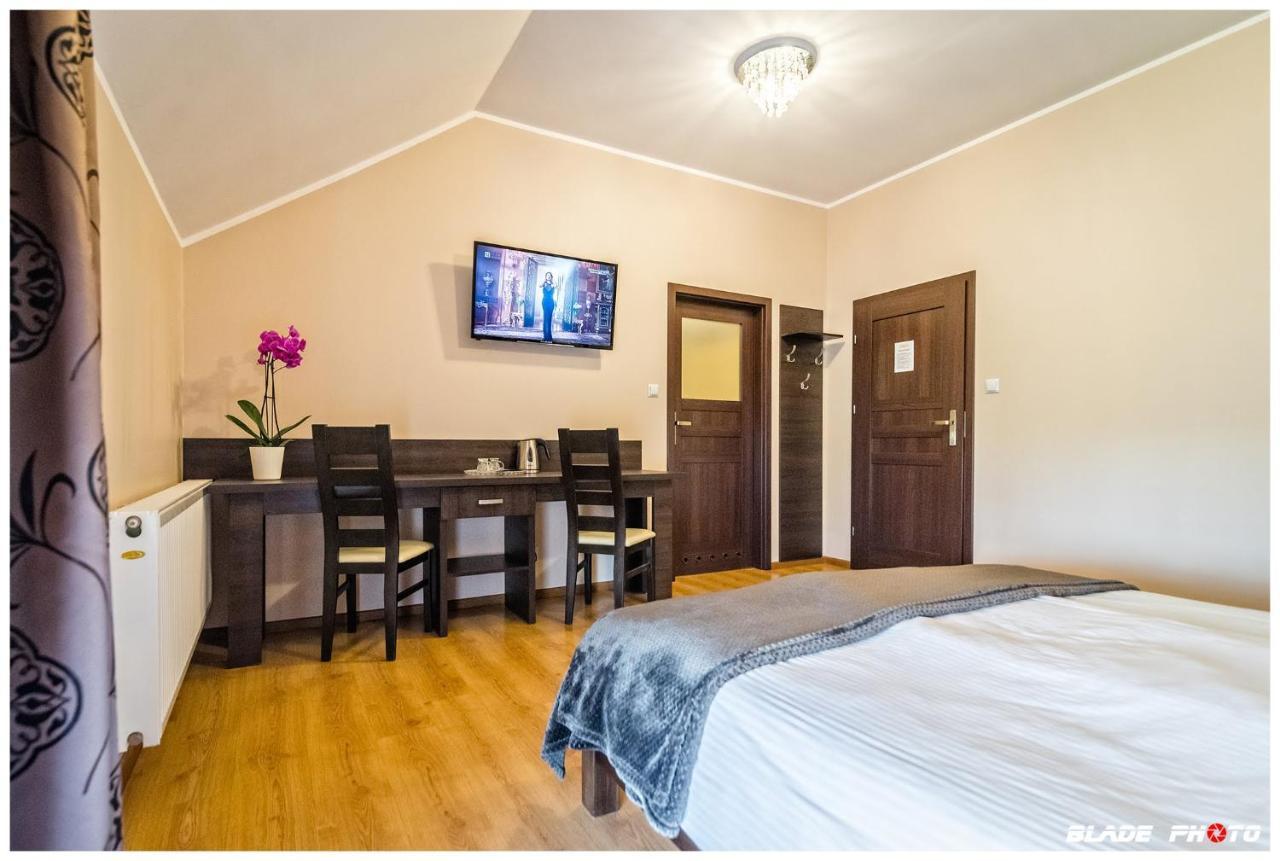 Hotel Warka Buitenkant foto