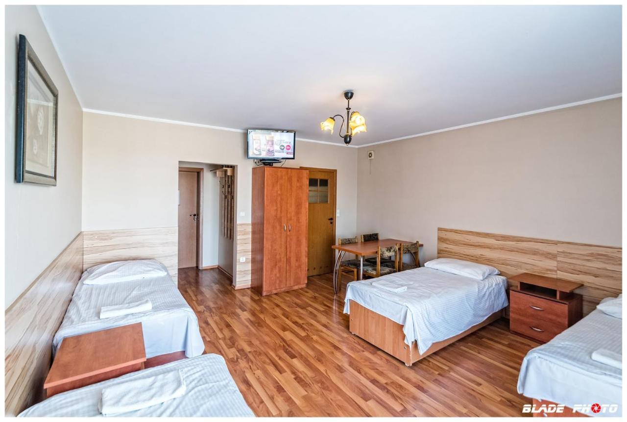 Hotel Warka Buitenkant foto