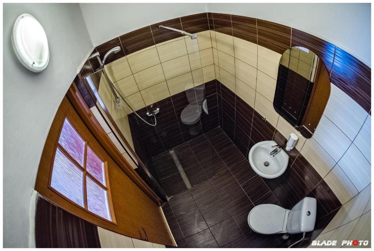Hotel Warka Buitenkant foto